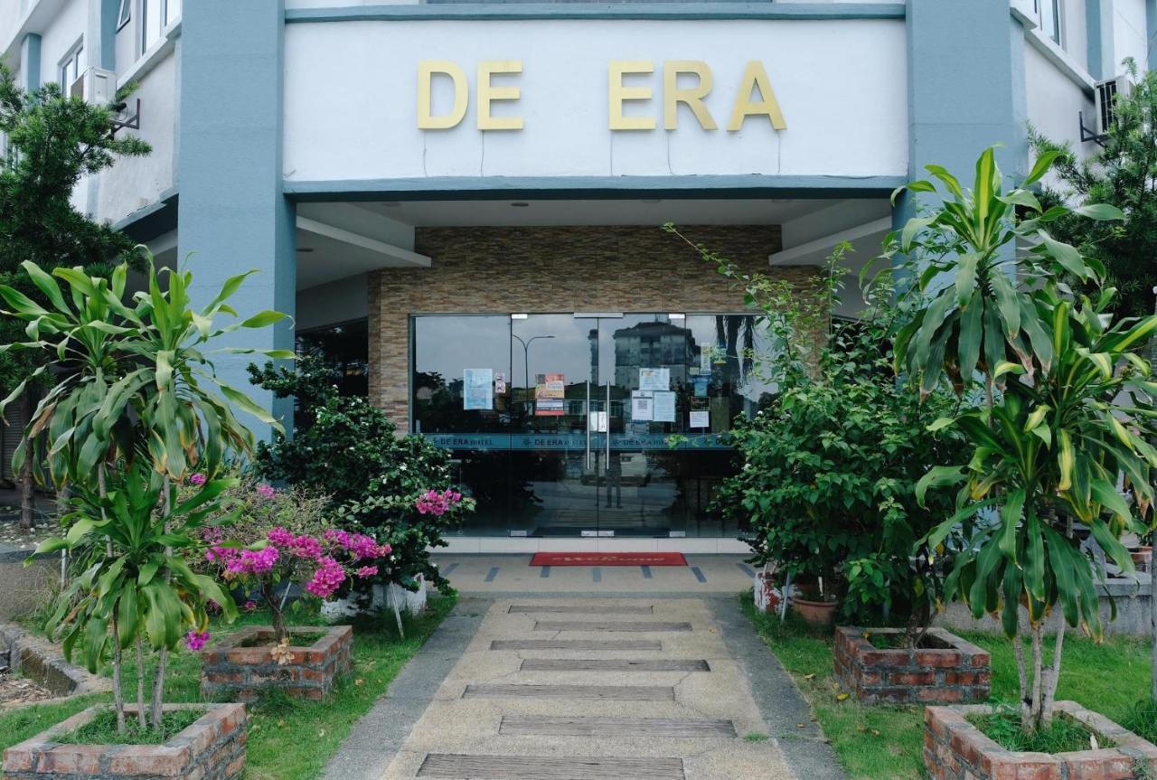 De Era Hotel Seri Kembangan Exterior photo